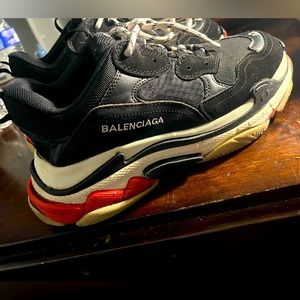 (Balenciaga triple s) men’s shoe